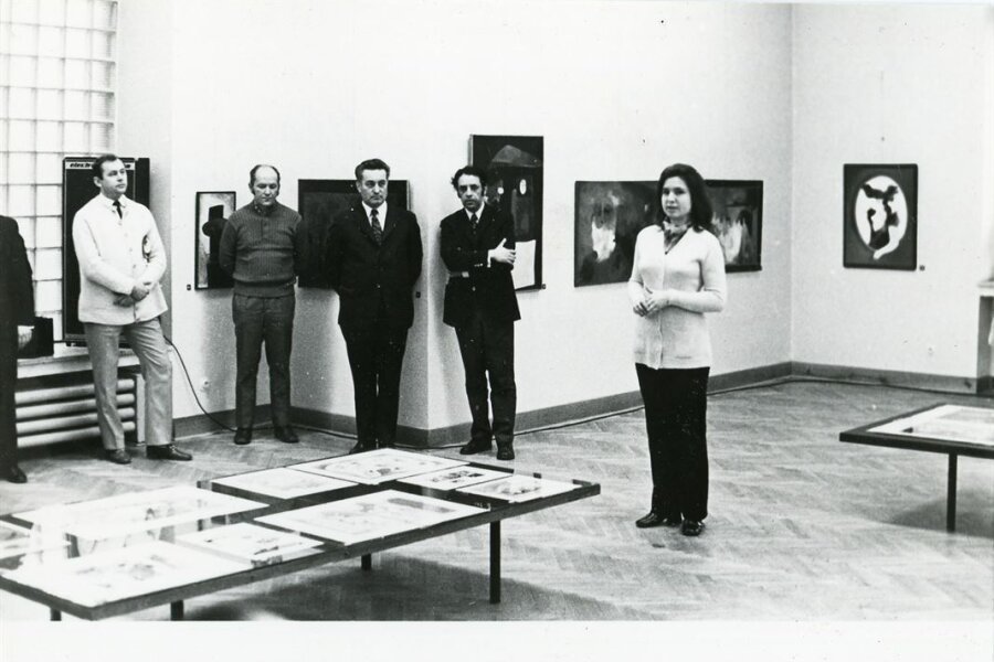 Zprava: J. Vránová, Tomáš Štraus, Ludovít Hlaváč, A. Eckerdt (GJK), F. Laboda (designér)